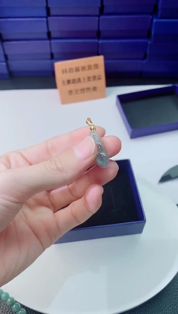 翡翠未镶嵌颈饰1111111111