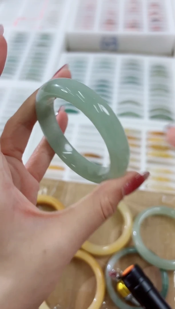 未镶嵌手镯石英质玉218-53D