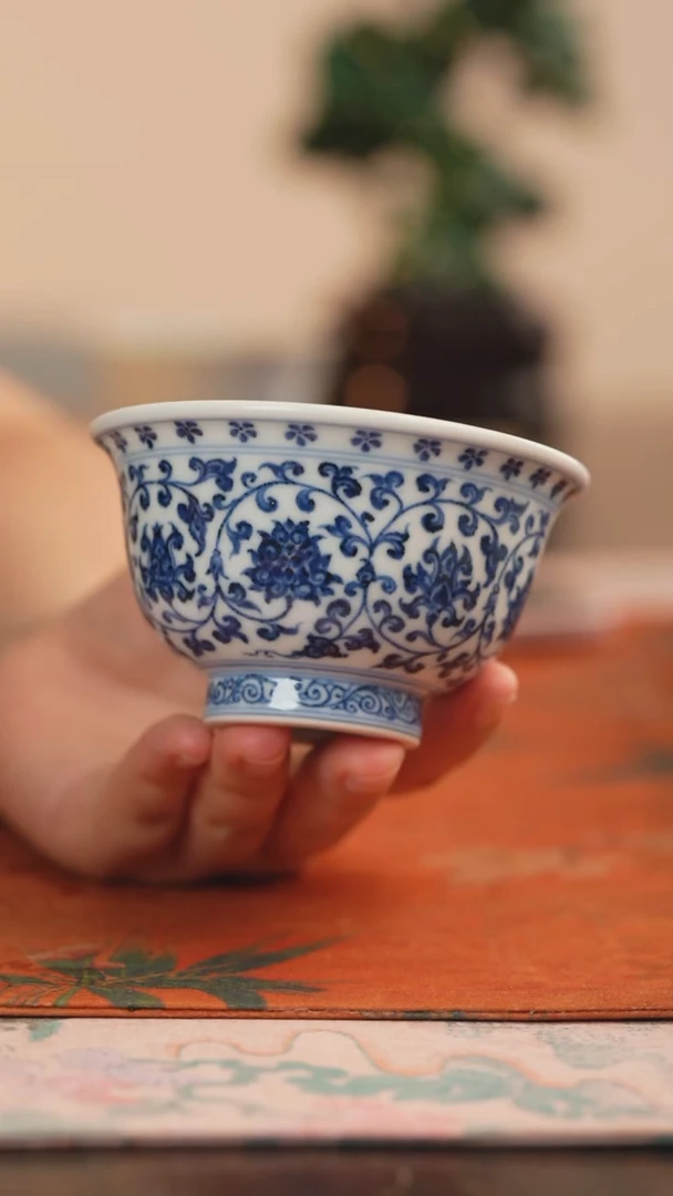 松风馆缠枝莲压手杯