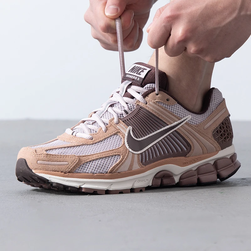 nike耐克男鞋夏季新款ZOOM VOMERO 5运动鞋轻便透气休闲鞋HF1553