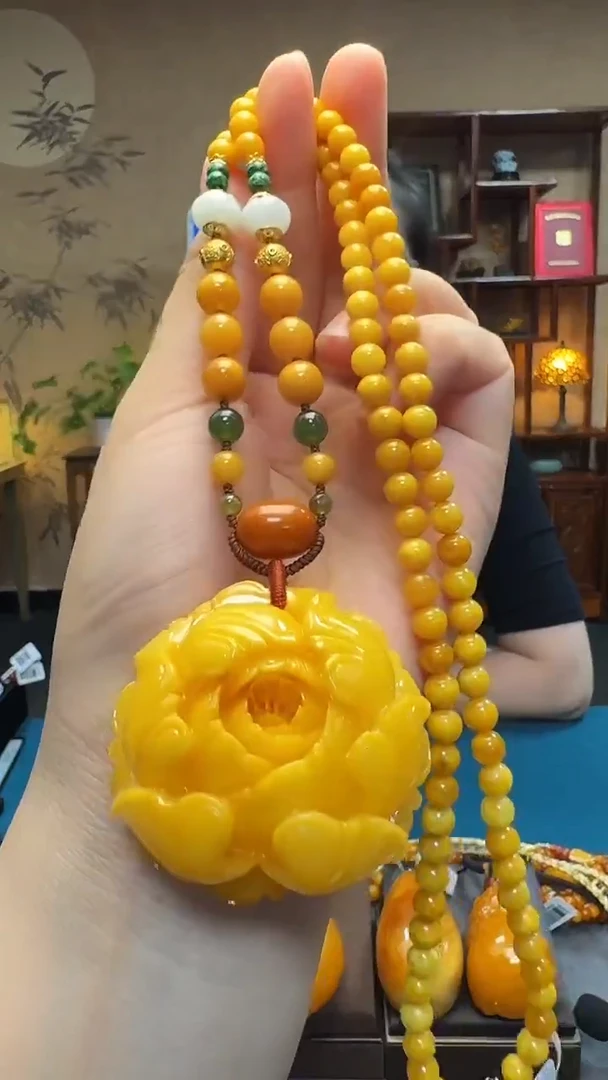 蜜蜡吊坠(赠链)未镶嵌天然保真蜜蜡牡丹花套装
