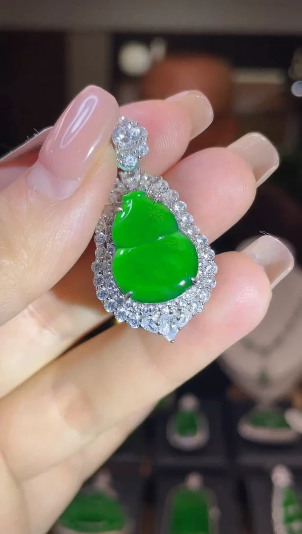 【闪购商品】翡翠颈饰未镶嵌翡翠吊坠