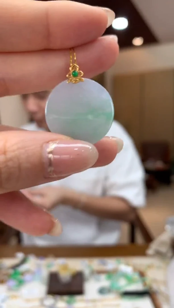 吊坠(不含链)18K金镶嵌翡翠圆牌