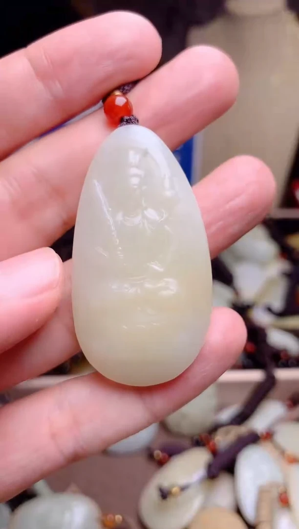 和田玉未镶嵌颈饰1