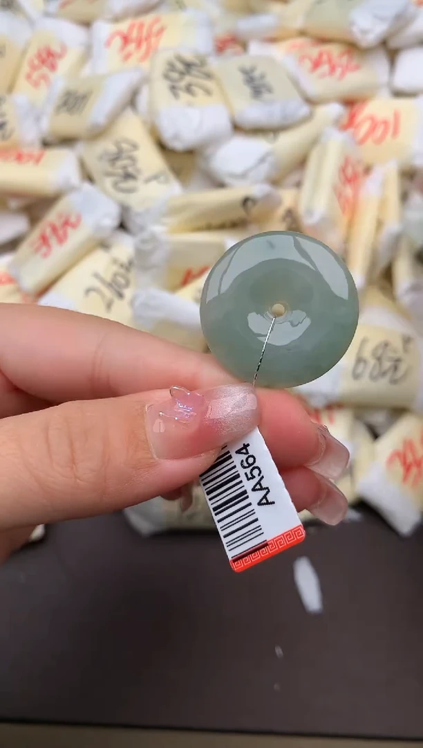 翡翠挂件未镶嵌一福利