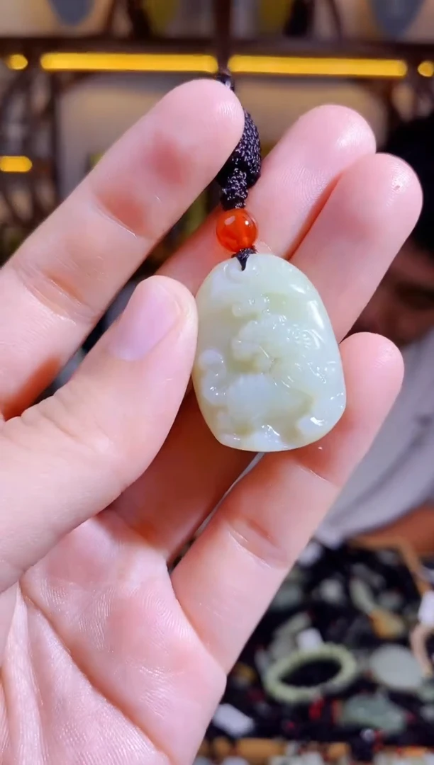 颈饰未镶嵌和田玉1