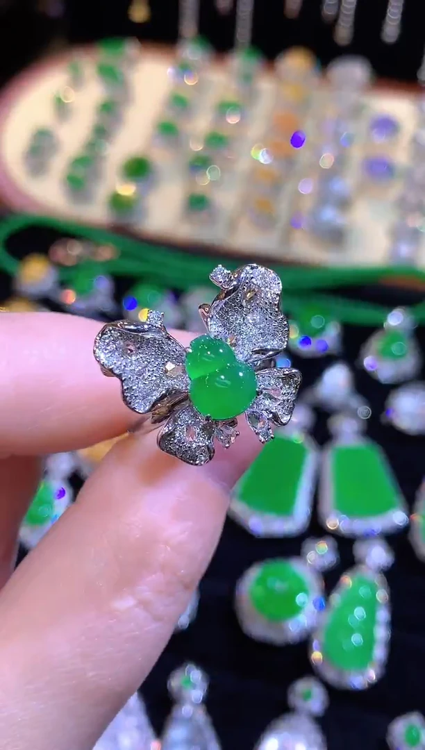 18K金镶嵌戒指翡翠高冰满绿葫芦戒指吊坠胸针三用