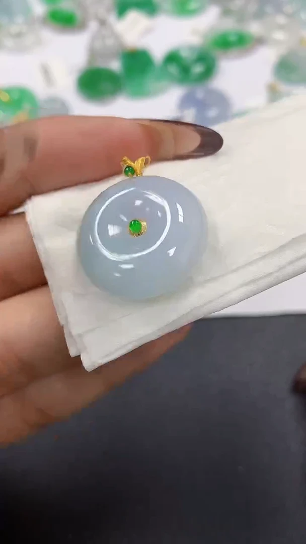 颈饰18K金镶嵌翡翠a货假一赔三支持复检百元上9元证书费自理