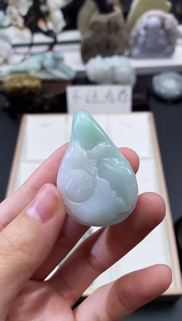 翡翠未镶嵌颈饰天然缅甸A货翡翠