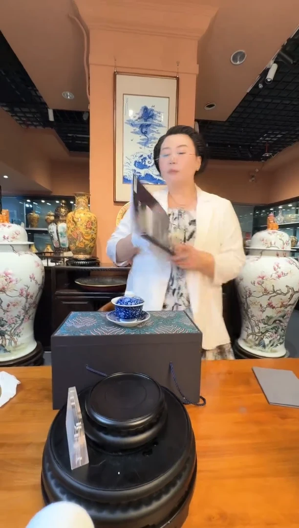 冯宗凡老师掐丝珐琅赏瓶带收藏证书