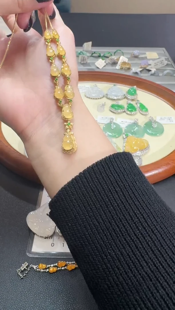 吊坠(不含链)18K金镶嵌翡翠【源头工厂】钻石镶嵌