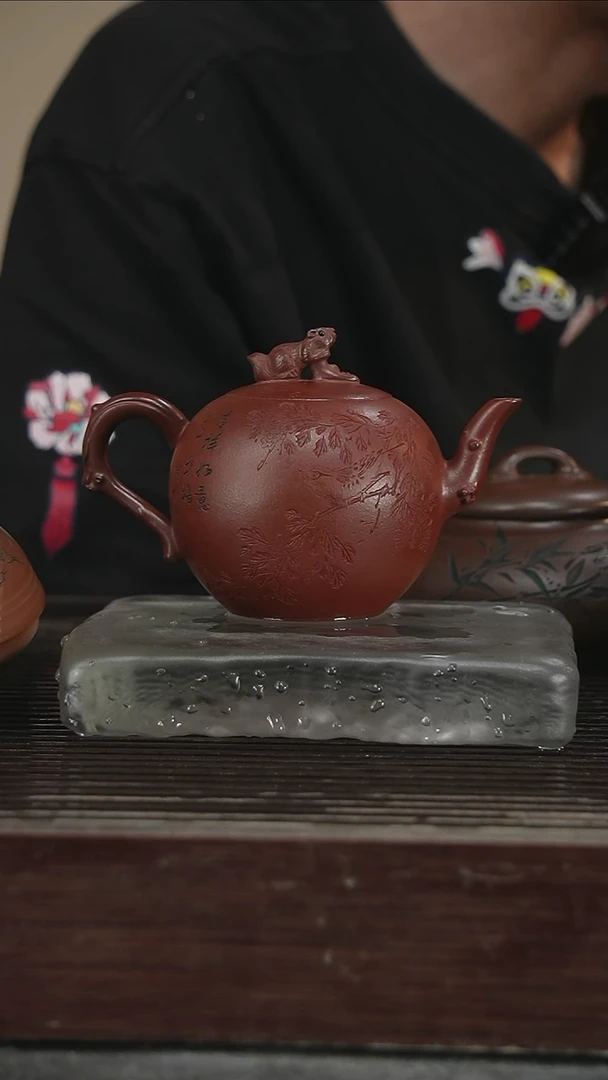 茶壶紫砂黄自英，带证，送墨宝260CC307号