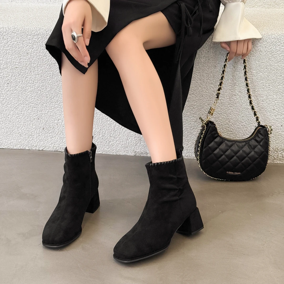 仙女风绒面粗跟方头侧拉链复古瘦瘦靴2025秋冬爆款网红潮酷时装靴