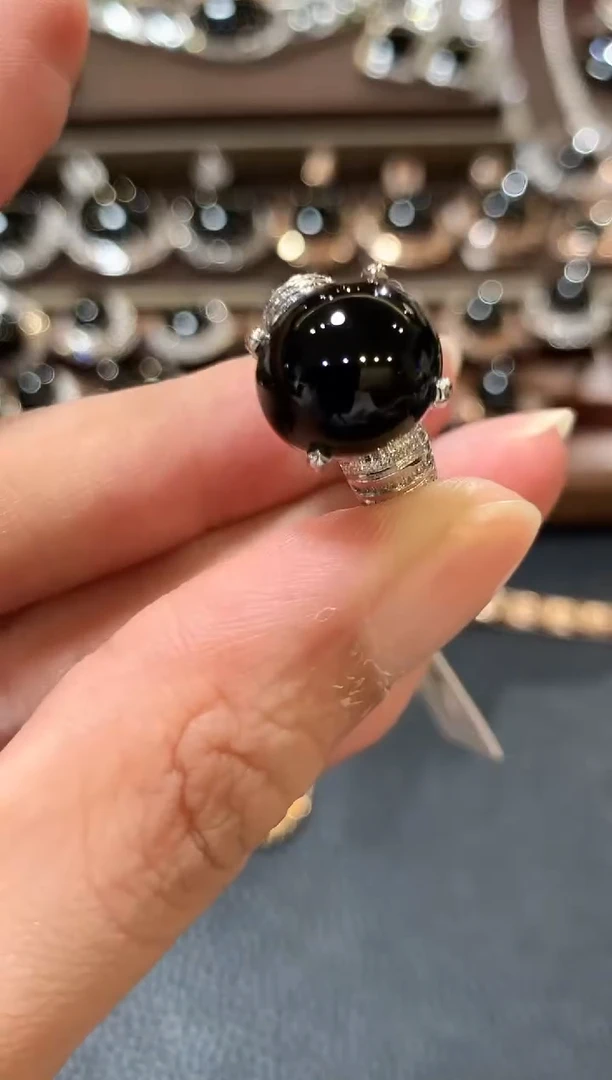 18K金镶嵌戒指翡翠m95