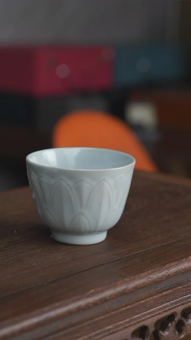 杯月白莲瓣杯开片微瑕无礼盒