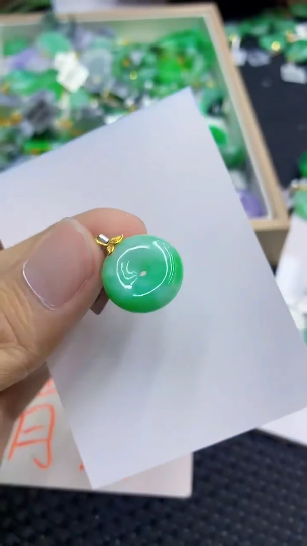 翡翠18K金镶嵌吊坠(不含链)1