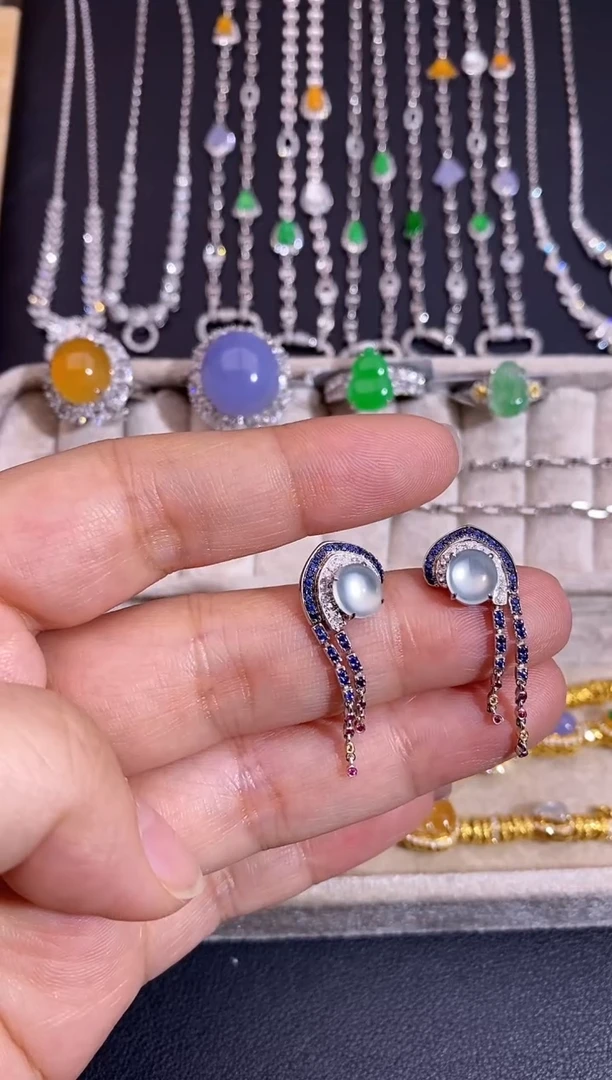 18K金镶嵌翡翠耳饰耳饰