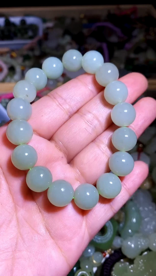 和田玉未镶嵌颈饰1