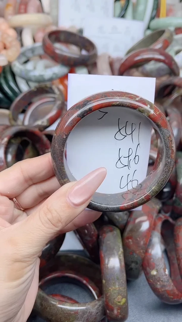 未镶嵌手镯石英质玉541