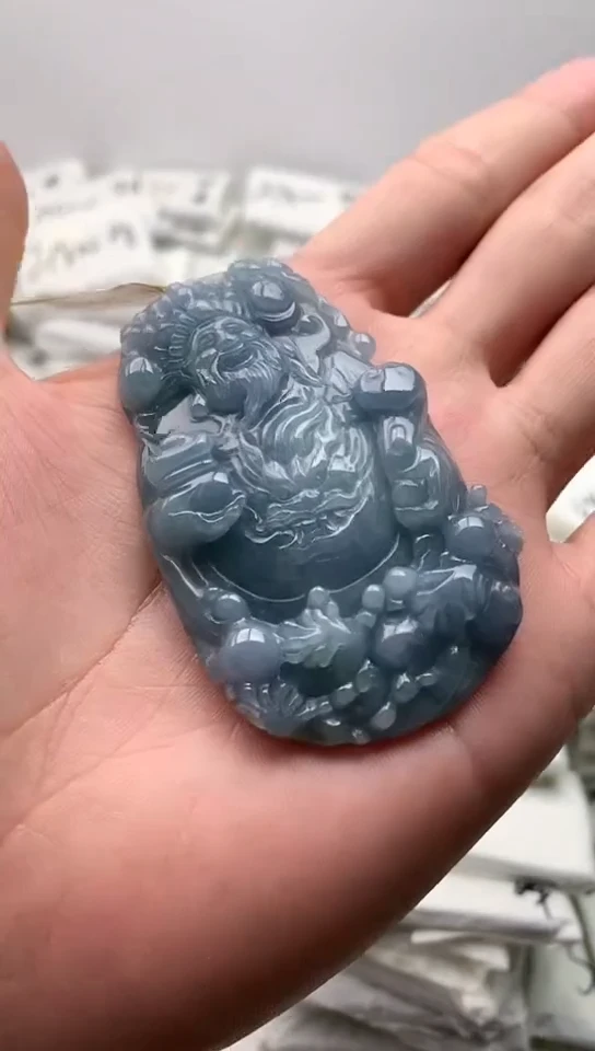 翡翠未镶嵌颈饰财神爷