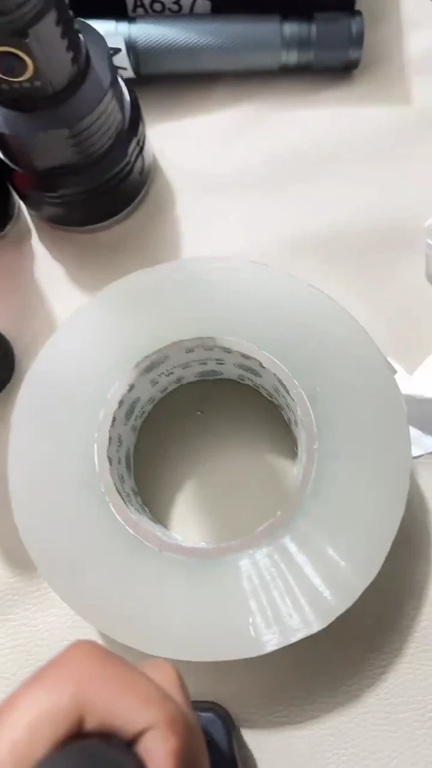 A644透明胶一卷。