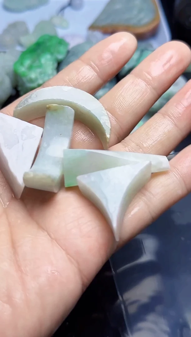 未镶嵌挂件翡翠014