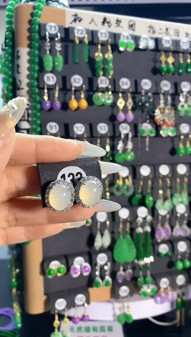 【闪购商品】翡翠耳饰银S925镶嵌133...