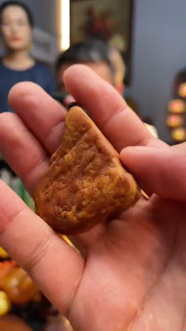 未镶嵌颈饰琥珀吊坠