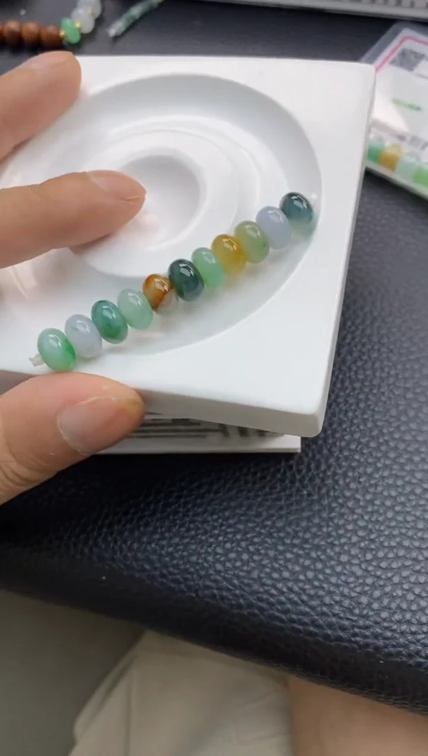 翡翠散珠95天然A货翡翠散珠