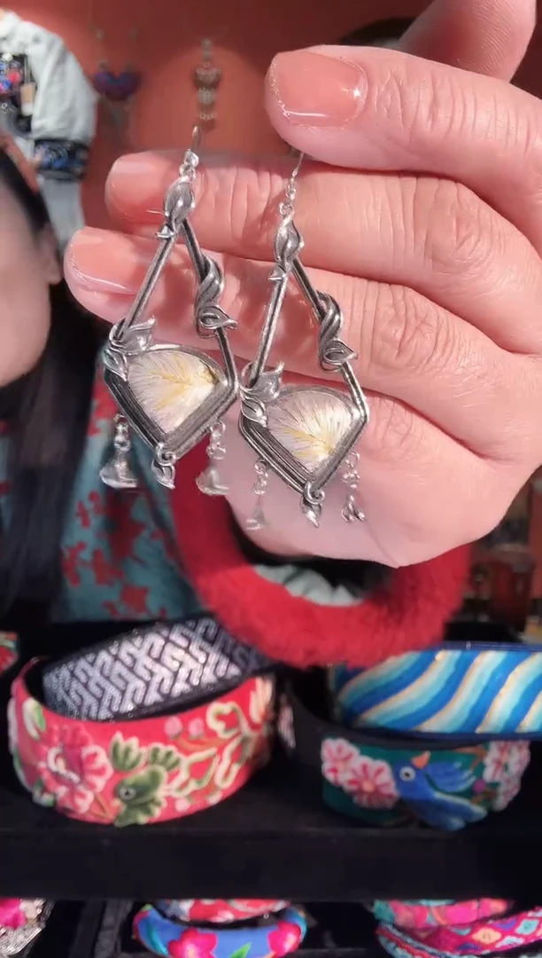 织绣手工苗绣刺绣首饰18