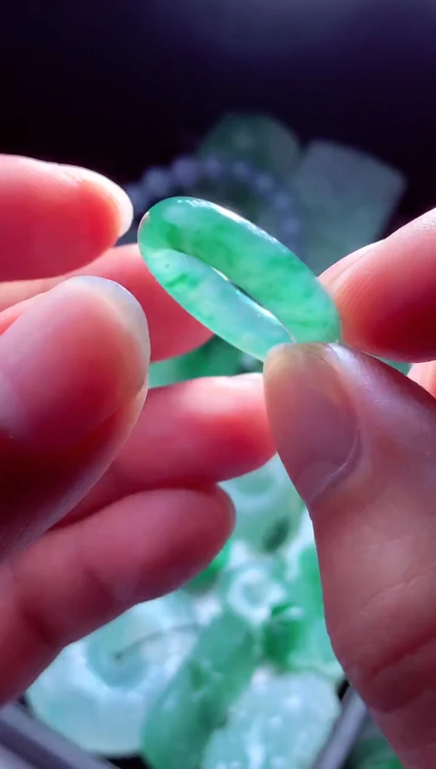 未镶嵌定制翡翠青*?翡翠毛货定制