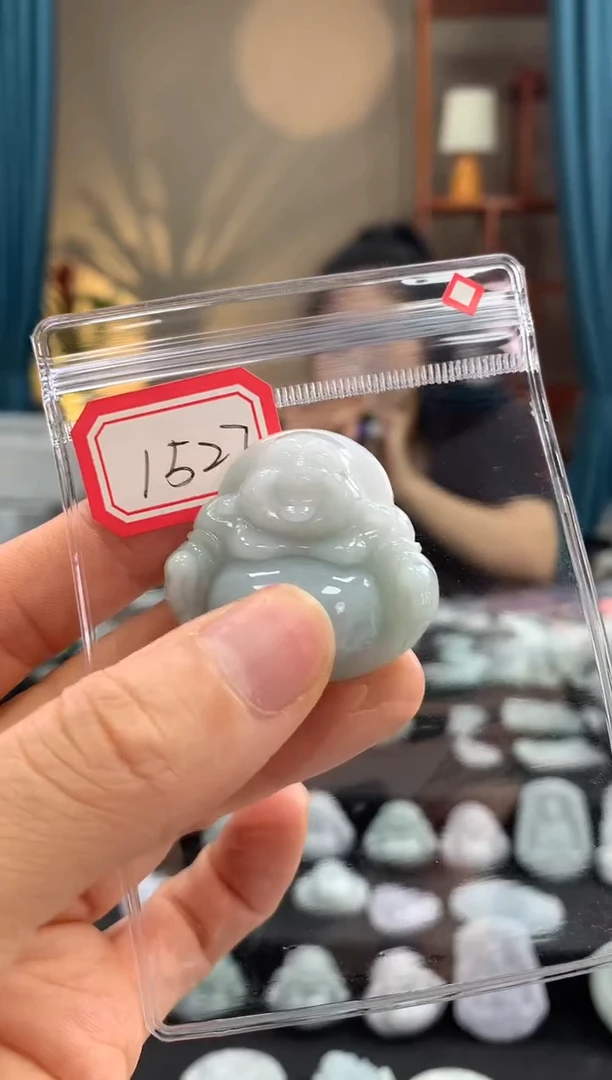 翡翠未镶嵌颈饰佛公1527