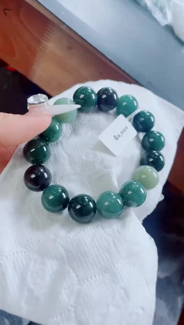 定制翡翠未镶嵌珠串