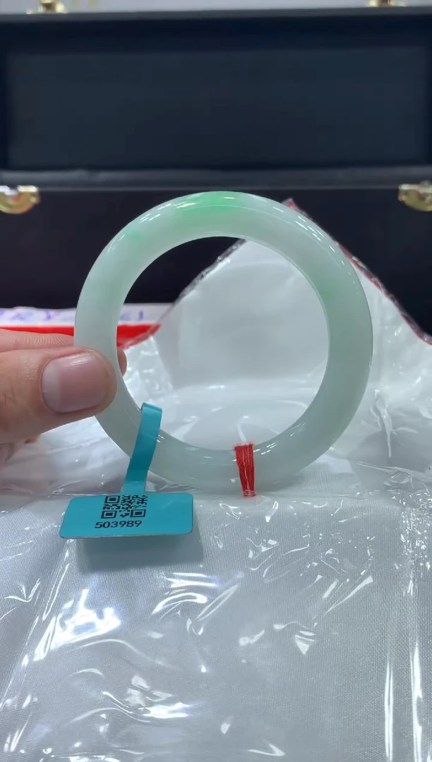 未镶嵌手镯翡翠翡翠手镯