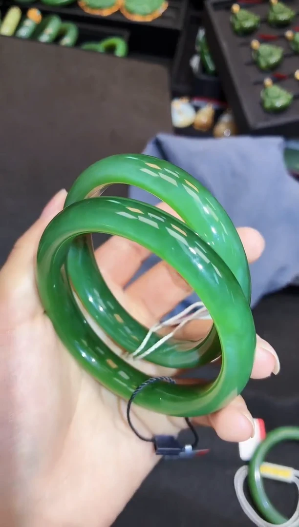 未镶嵌手镯和田玉6061多样性发一