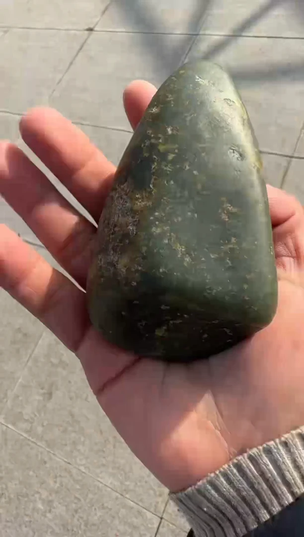 未镶嵌和田玉（糖玉）挂件和田玉