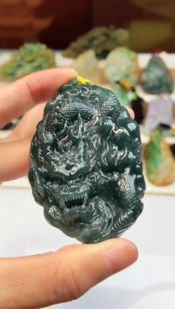 颈饰未镶嵌翡翠牌子
