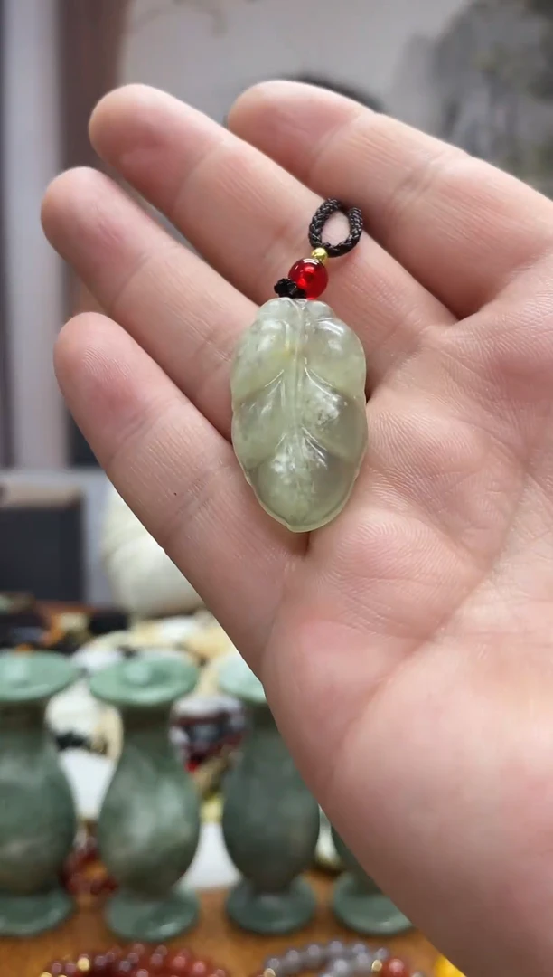 未镶嵌岫玉吊坠·