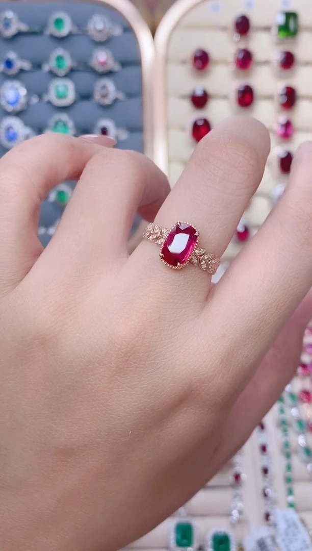 18K金镶嵌碧玺戒指碧玺1.82CT