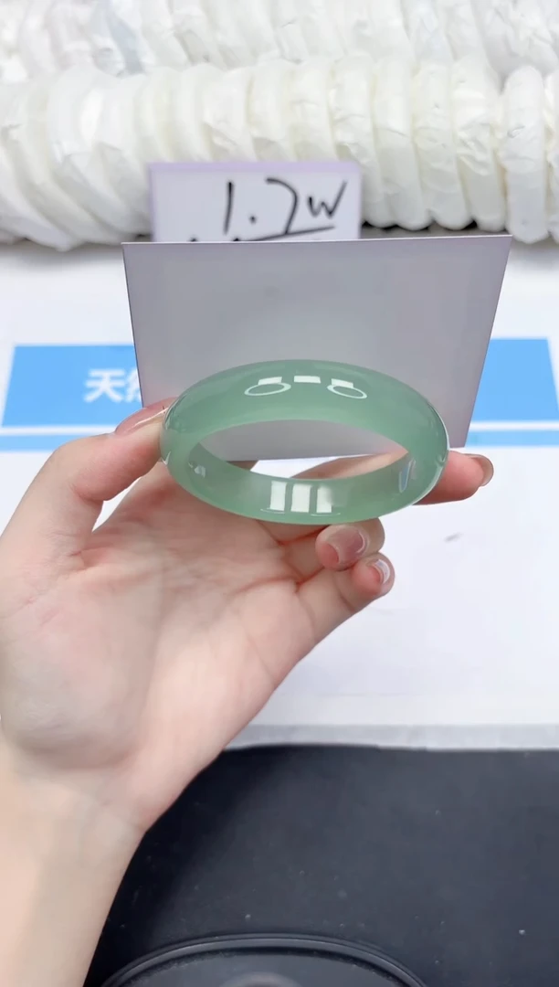 未镶嵌手镯石英质玉86-56-仪式感