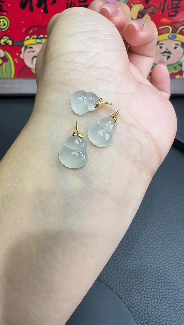 吊坠(不含链)18K金镶嵌翡翠葫芦-多样性发货其一