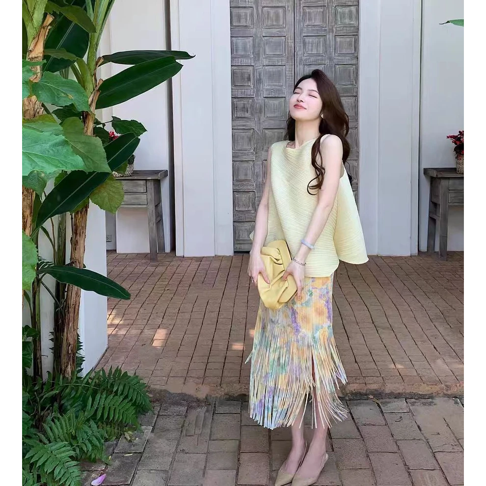 ‘’万千宠爱‘’女装半裙碎花三宅吊带时尚套装轻熟风褶皱流苏显瘦