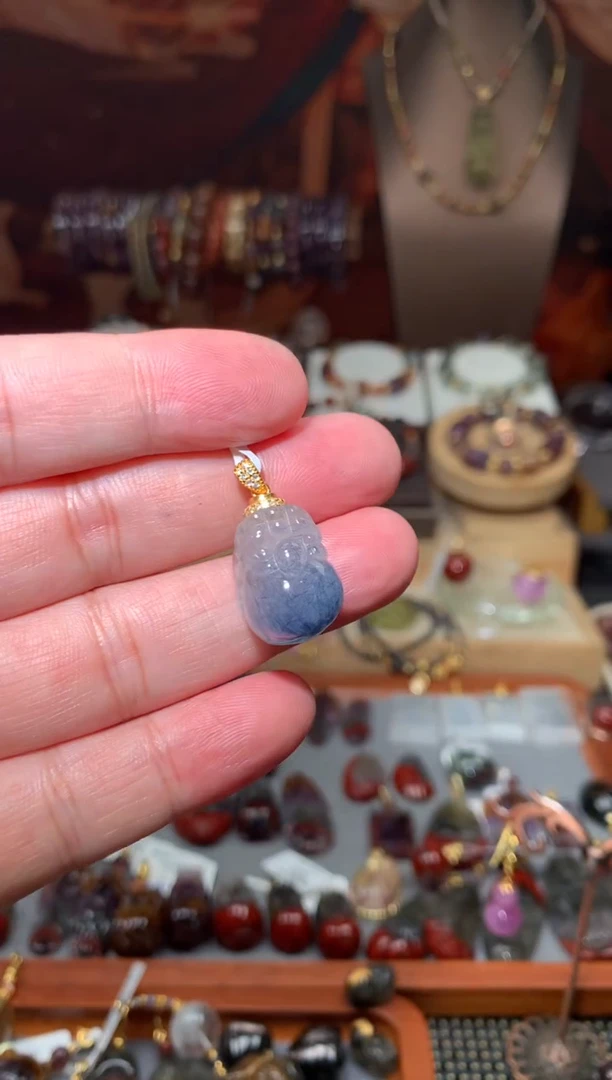 未镶嵌珠宝半成品水晶蓝兔毛貔貅吊坠，多样性