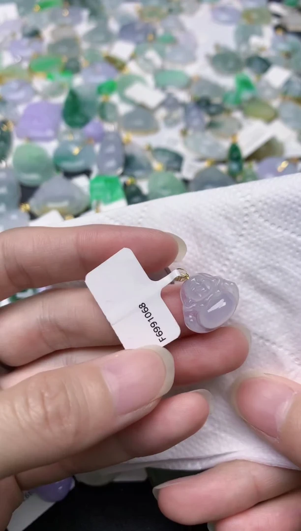 颈饰18K金镶嵌翡翠天然翡翠A货