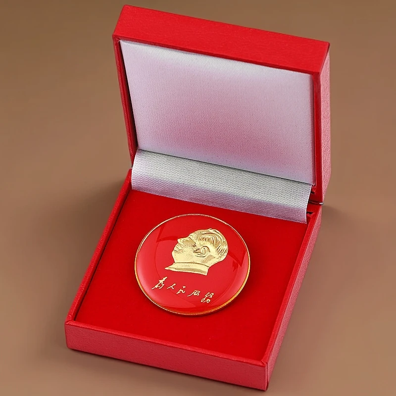 主席头像徽章红色为人民服务胸徽合金硅胶纪念章小饰品胸章别针款