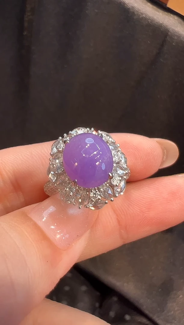 18K金镶嵌戒指翡翠会**猪AL6戒指