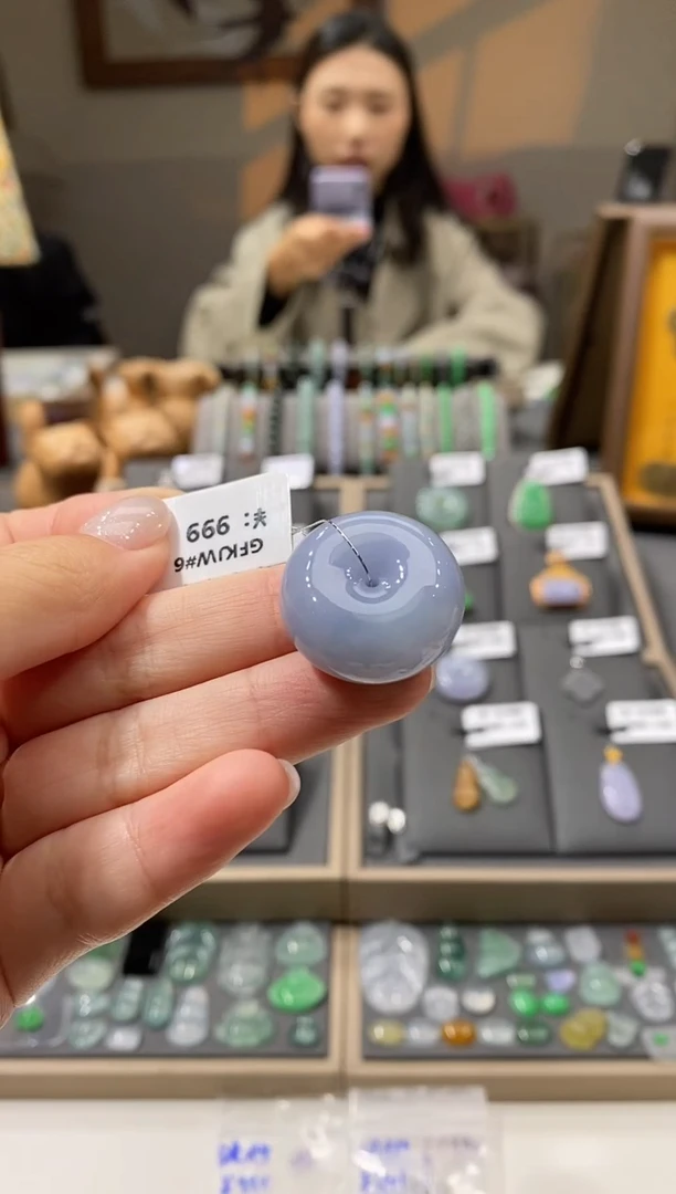 颈饰未镶嵌翡翠平安扣