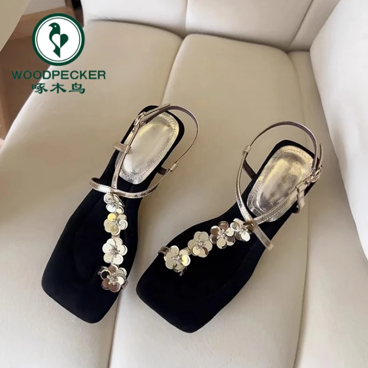 啄木鸟法式高级感花朵方头凉鞋女夏季2025新款气质时尚百搭罗马鞋
