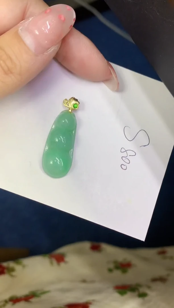 翡翠未镶嵌颈饰缅甸天然翡翠A货