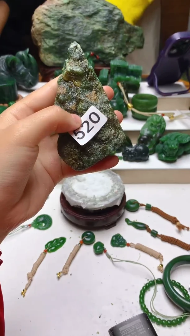 未镶嵌和田玉（碧玉）珠宝半成品1